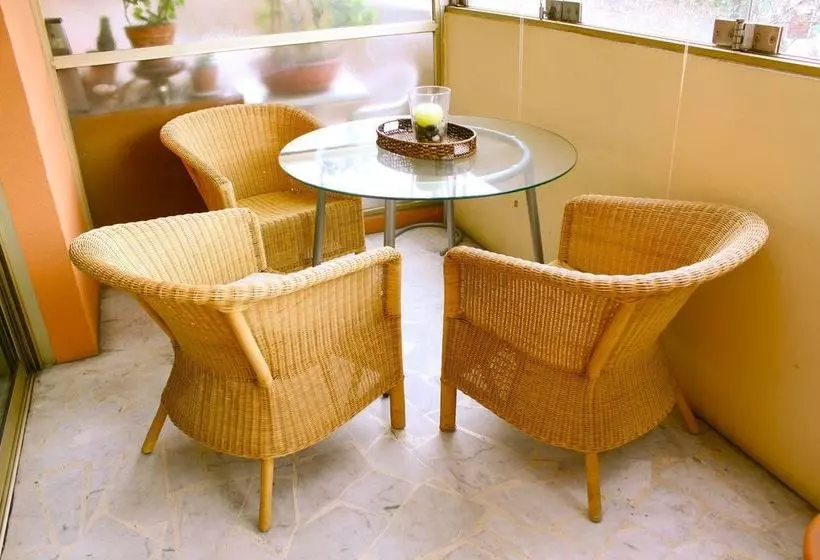 Sunny Mercury   Room In Apartment