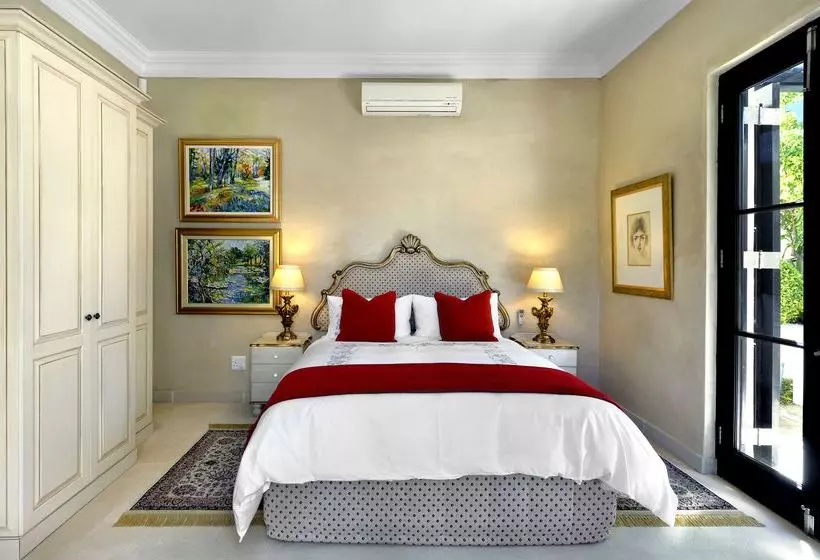 تختخواب و صبحانه 21 Roux Street Franschhoek