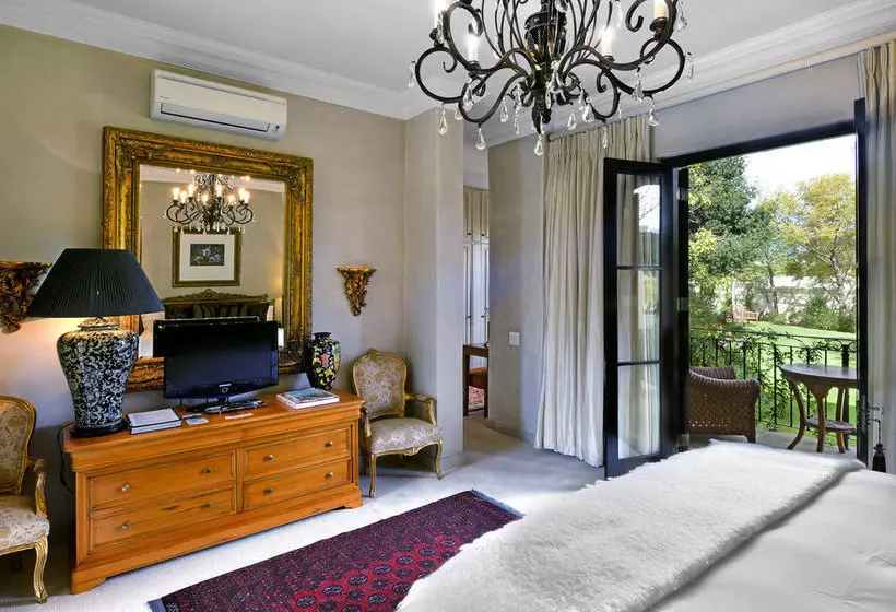تختخواب و صبحانه 21 Roux Street Franschhoek
