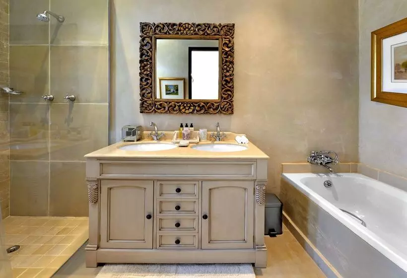 تختخواب و صبحانه 21 Roux Street Franschhoek
