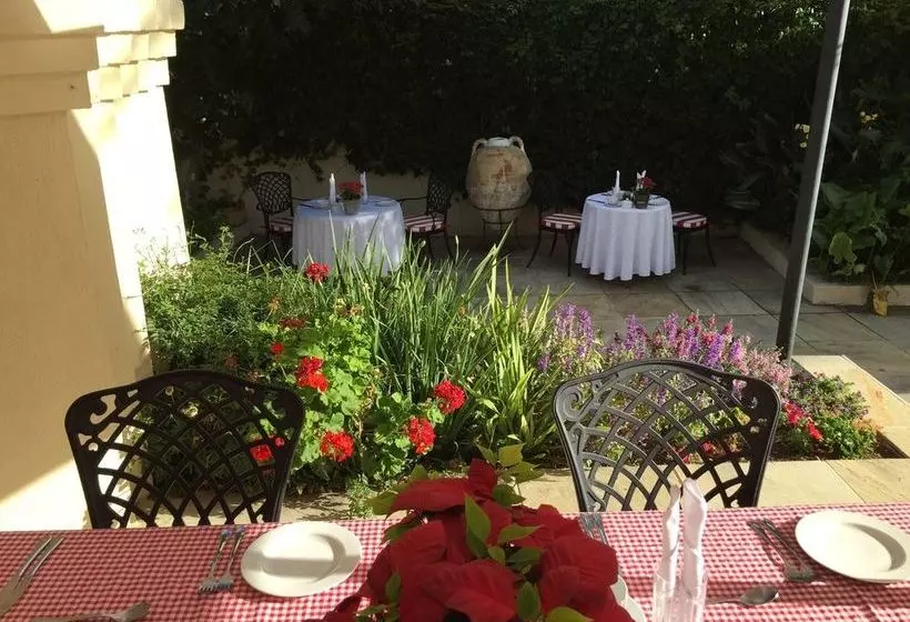 تختخواب و صبحانه 21 Roux Street Franschhoek