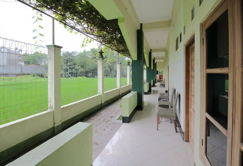 ホテル Airy Sleman Kenanga 3a Yogyakarta