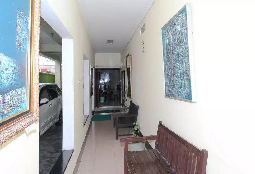 ホテル Airy Sleman Kenanga 3a Yogyakarta