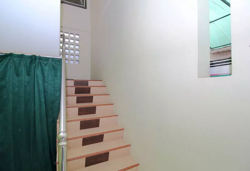 ホテル Airy Sleman Kenanga 3a Yogyakarta