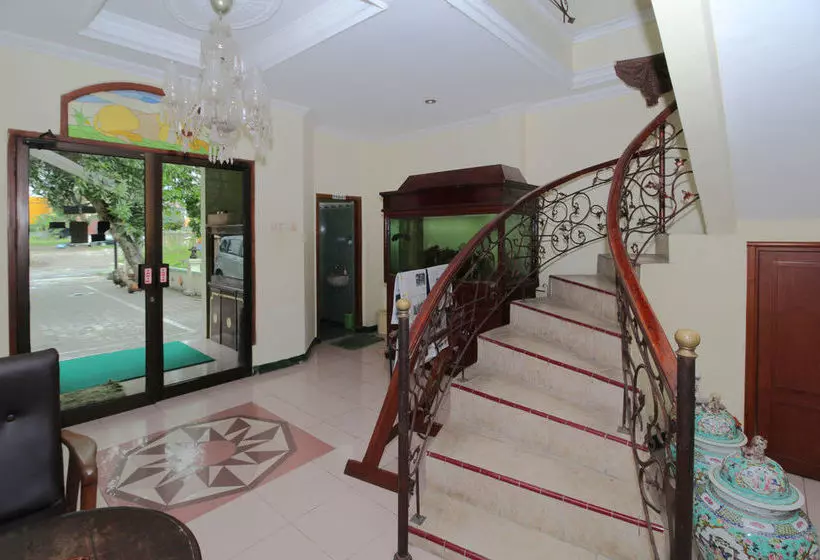 ホテル Airy Sleman Kenanga 3a Yogyakarta
