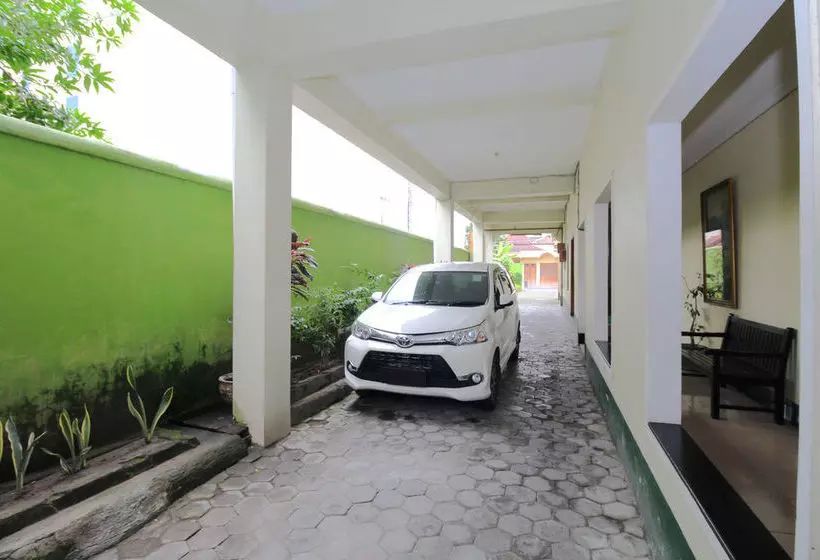 ホテル Airy Sleman Kenanga 3a Yogyakarta