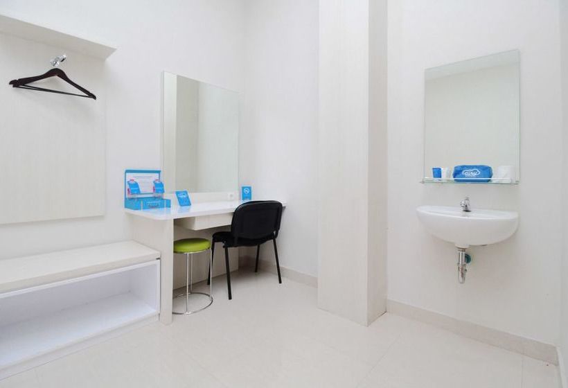 Hotel Airy Stasiun Balapan Natuna 4 Solo