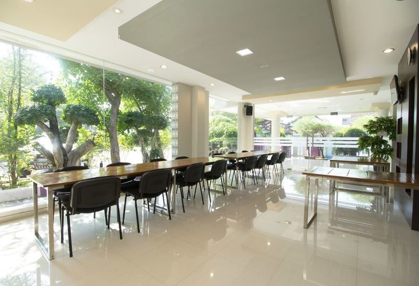 Hotel Airy Stasiun Balapan Natuna 4 Solo