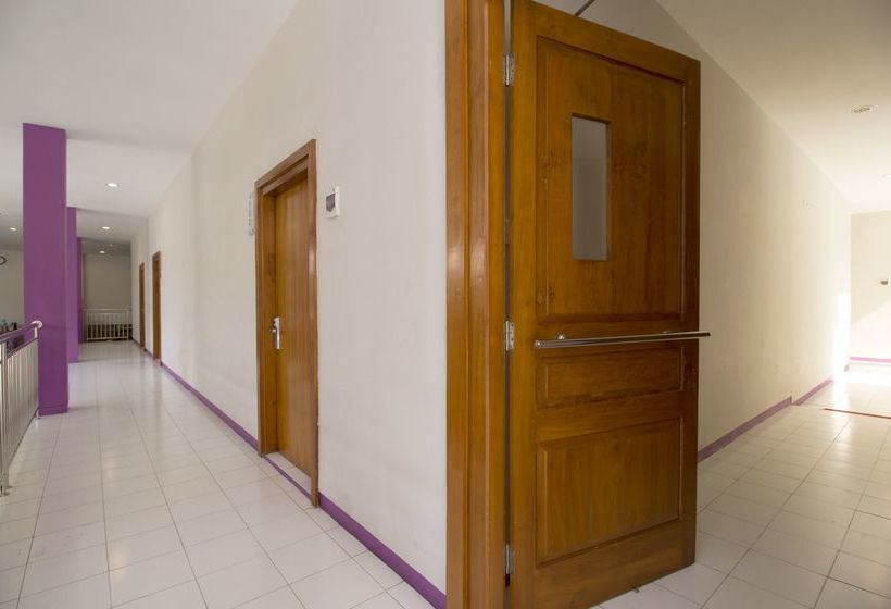 Hotel Airy Stasiun Balapan Natuna 4 Solo