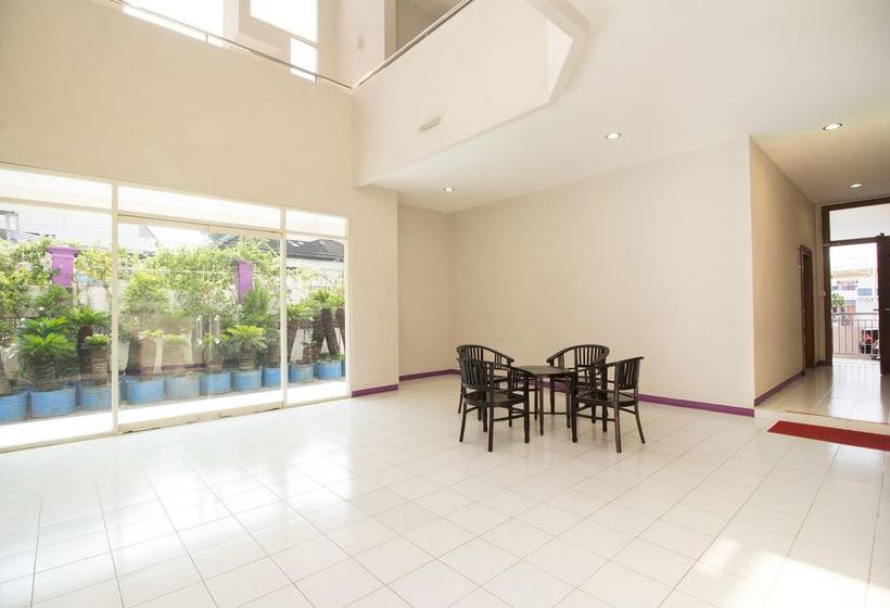 Hotel Airy Stasiun Balapan Natuna 4 Solo