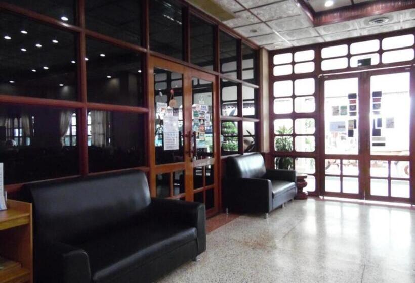 فندق Douang Deuane