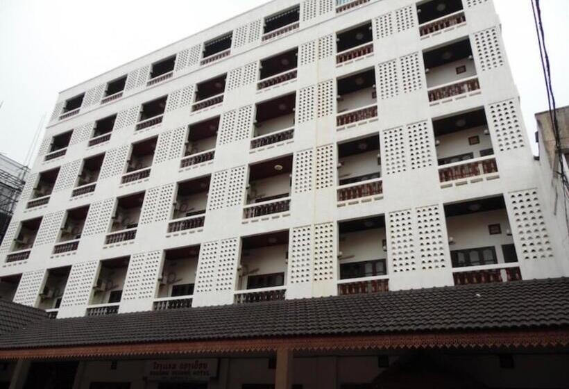 فندق Douang Deuane