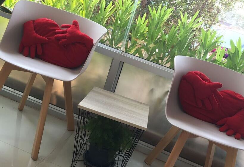 ホテル Honghub Sakon