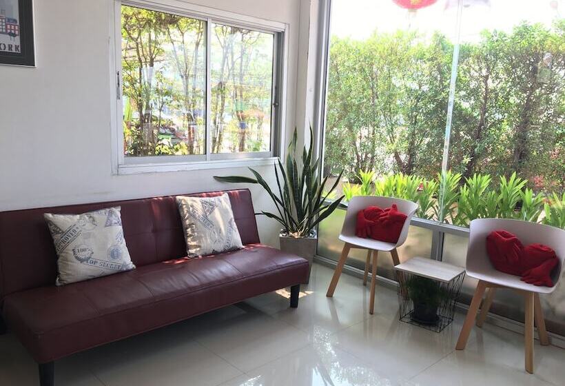 ホテル Honghub Sakon