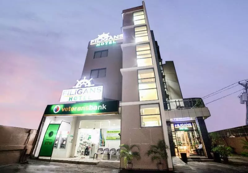 ホテル Reddoorz Plus Near Rizal Junction