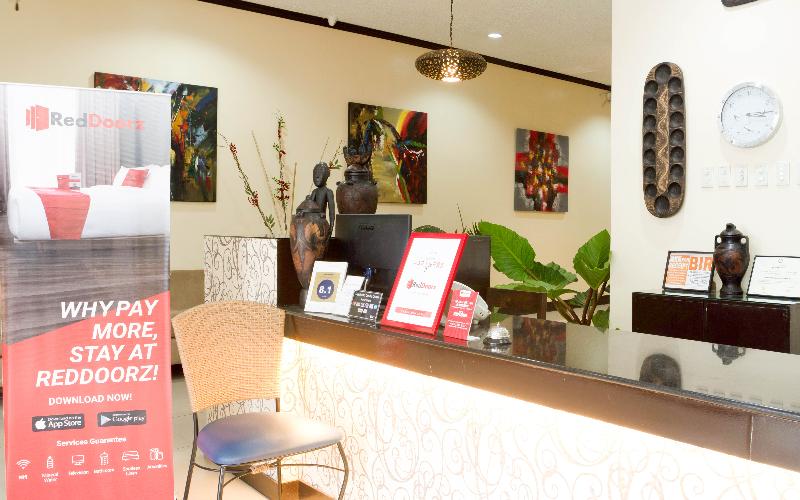 Hotel Reddoorz Plus Near Rizal Junction