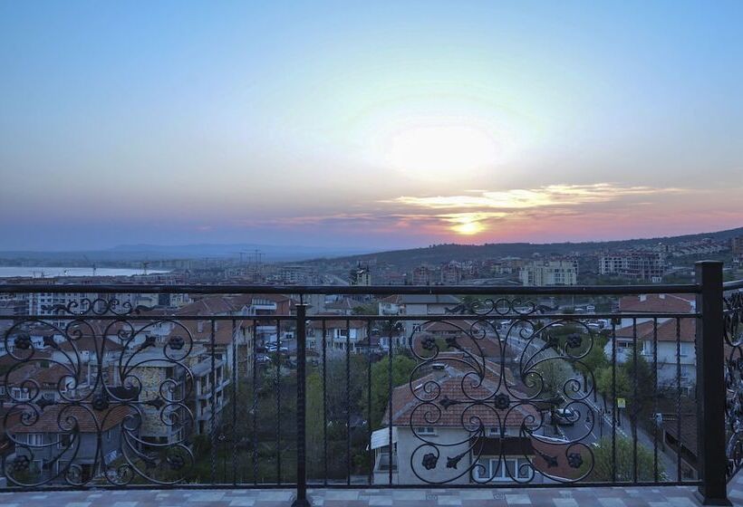 ホテル Roel Residence Apartments