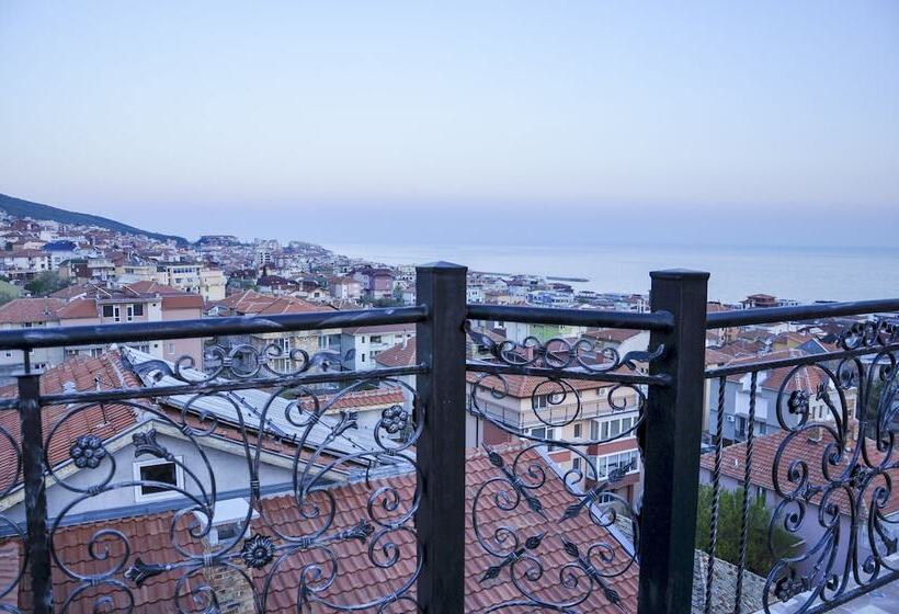 ホテル Roel Residence Apartments