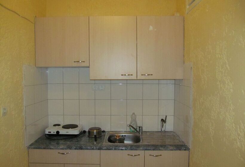 Kings Hotel By Estia