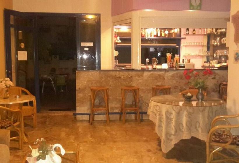 Kings Hotel By Estia