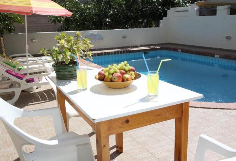 Kings Hotel By Estia