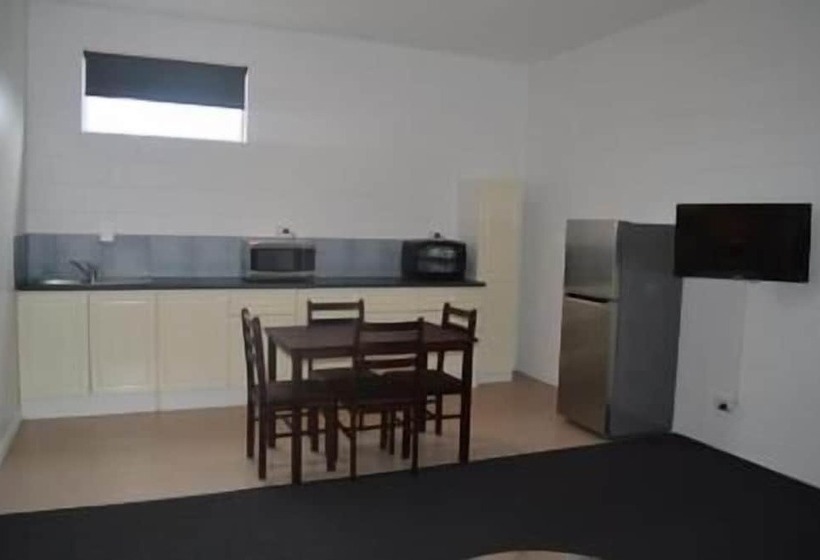 Penguin Seaside Motel