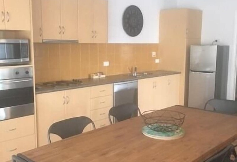 Penguin Seaside Motel