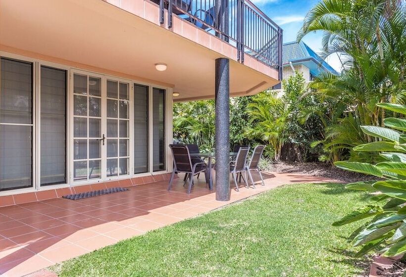 Sea Breeze On Main Beach