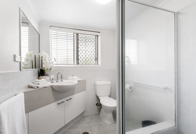 Sea Breeze On Main Beach