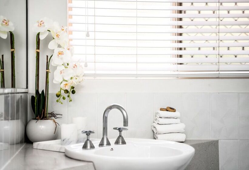 Sea Breeze On Main Beach