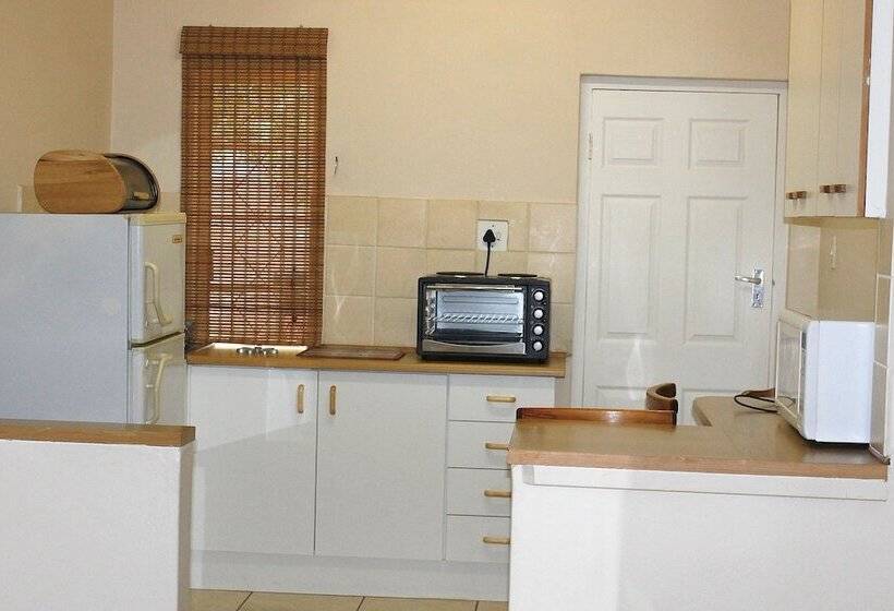 African Aquila Lodge