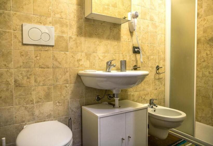 تختخواب و صبحانه Art&coffee