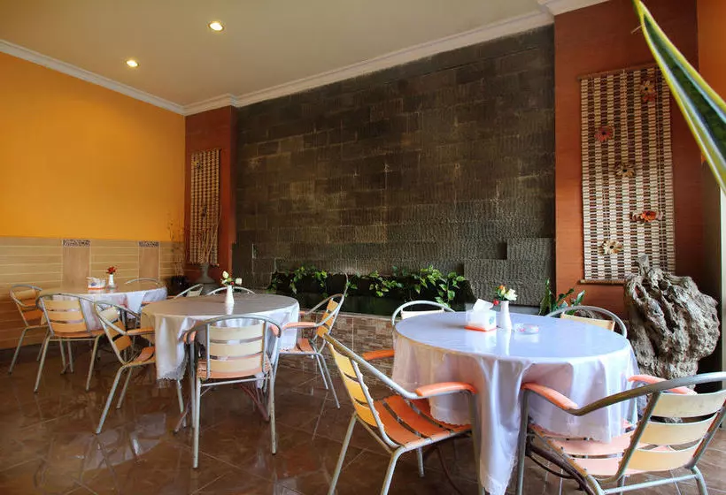 هتل Airy Alun Alun Mastrip 56 Blitar