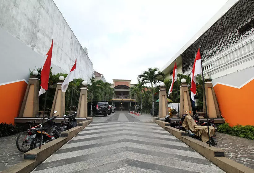 هتل Airy Alun Alun Mastrip 56 Blitar