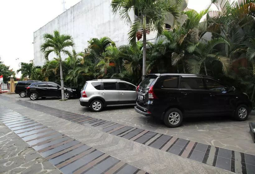 هتل Airy Alun Alun Mastrip 56 Blitar