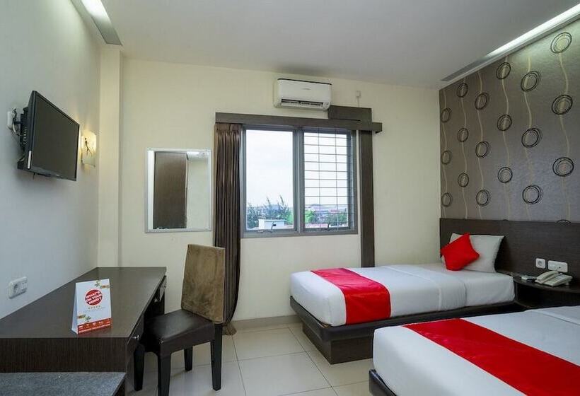 호텔 Grand Kartika