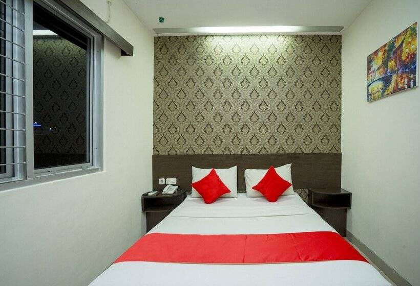 호텔 Grand Kartika