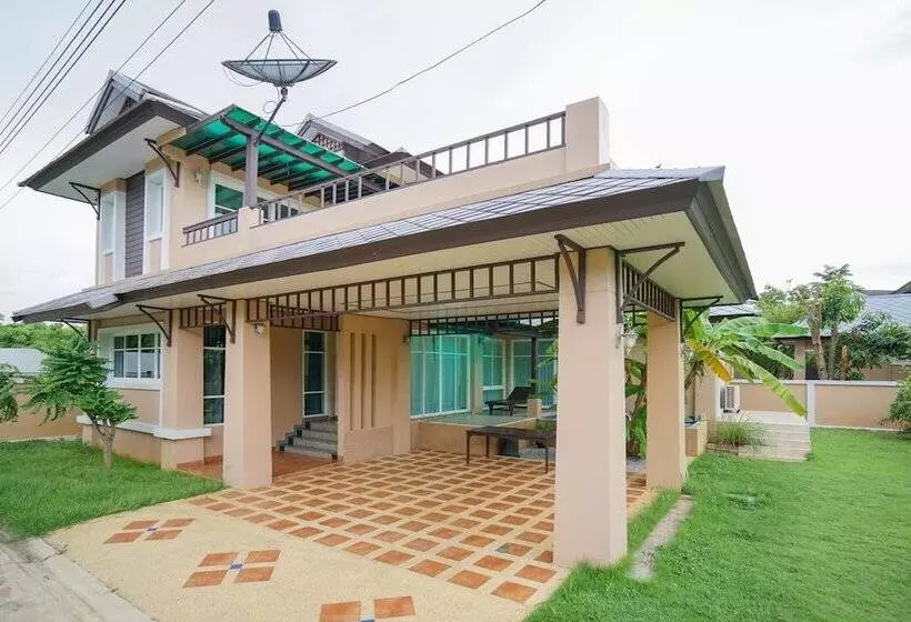 Hotelli Baan Faa Talaychan Resort