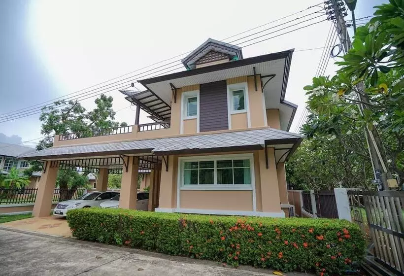 Hotelli Baan Faa Talaychan Resort