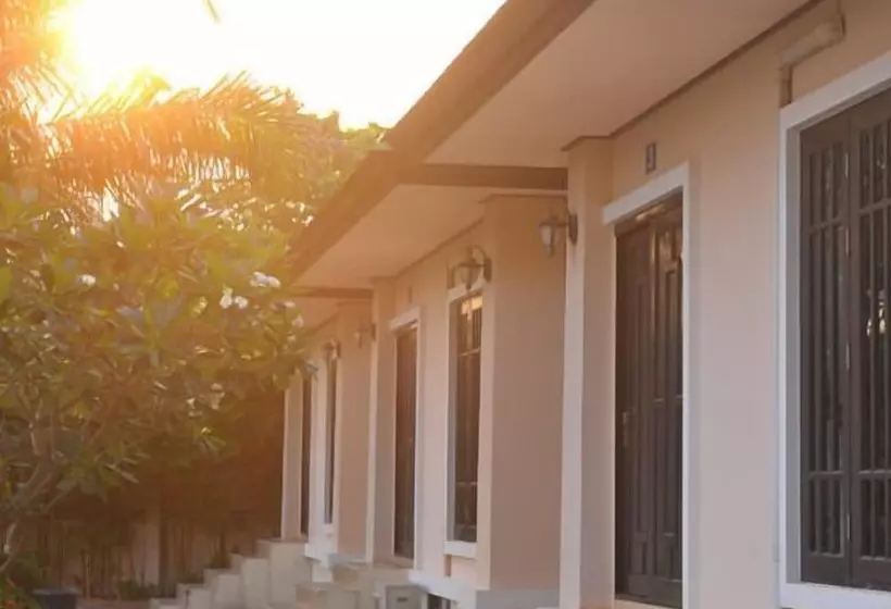 Hotelli Baan Faa Talaychan Resort