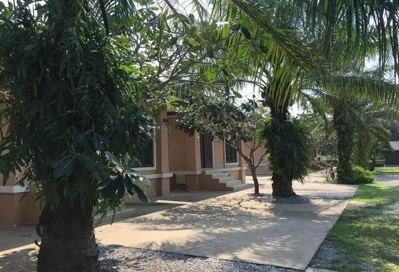 Hotelli Baan Faa Talaychan Resort
