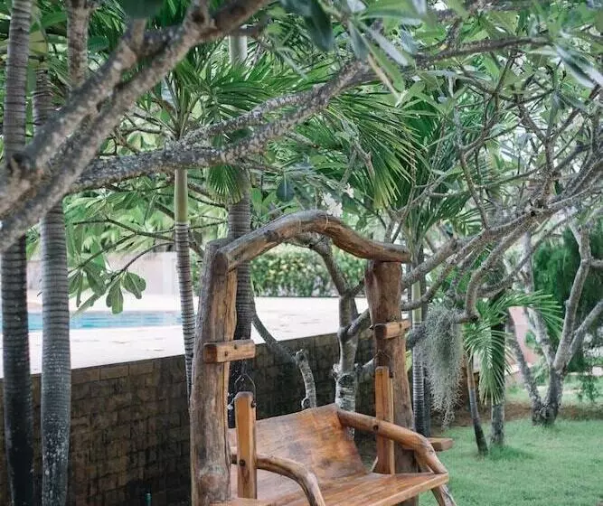 Hotelli Baan Faa Talaychan Resort