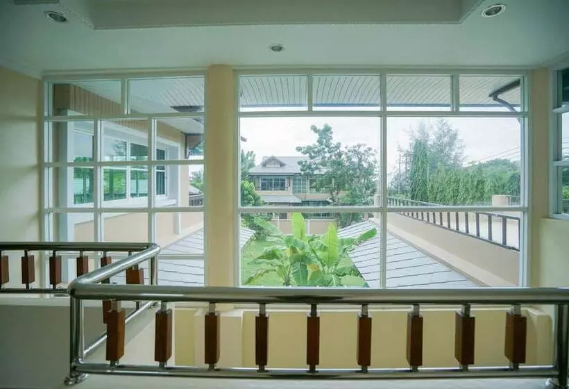 Hotelli Baan Faa Talaychan Resort