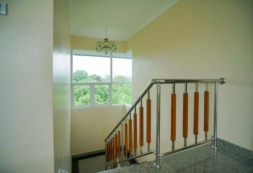Hotelli Baan Faa Talaychan Resort