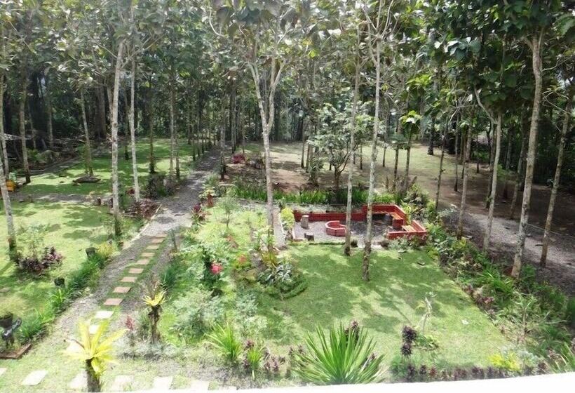 Отель Balitrekk Boutique