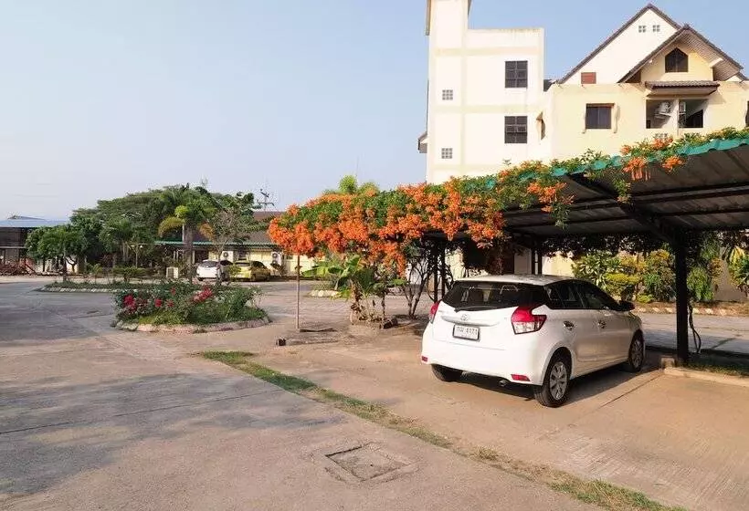 هتل Goldenville Villa