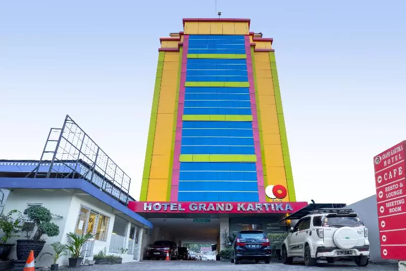 ホテル Grand Kartika