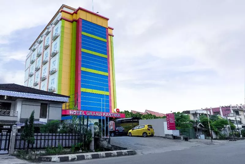 ホテル Grand Kartika