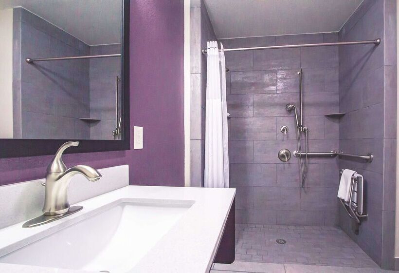 فندق La Quinta By Wyndham Pampa