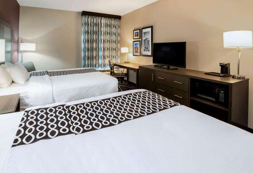 فندق La Quinta By Wyndham Pampa